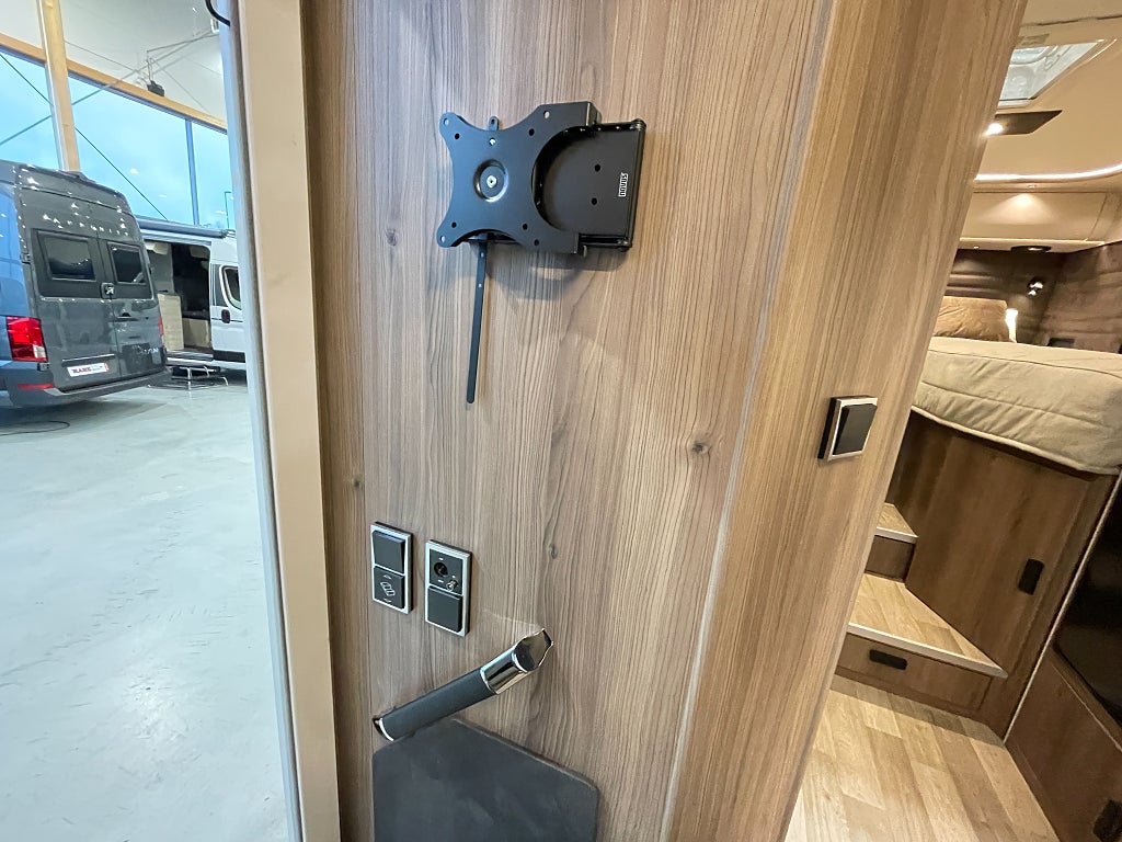 Kabe Novum Compact 720 LGB /B-körkort/ALDE/Mercedes/Face2Face - Kabe