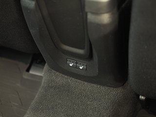 Halvkombi Volvo V40 22 av 23