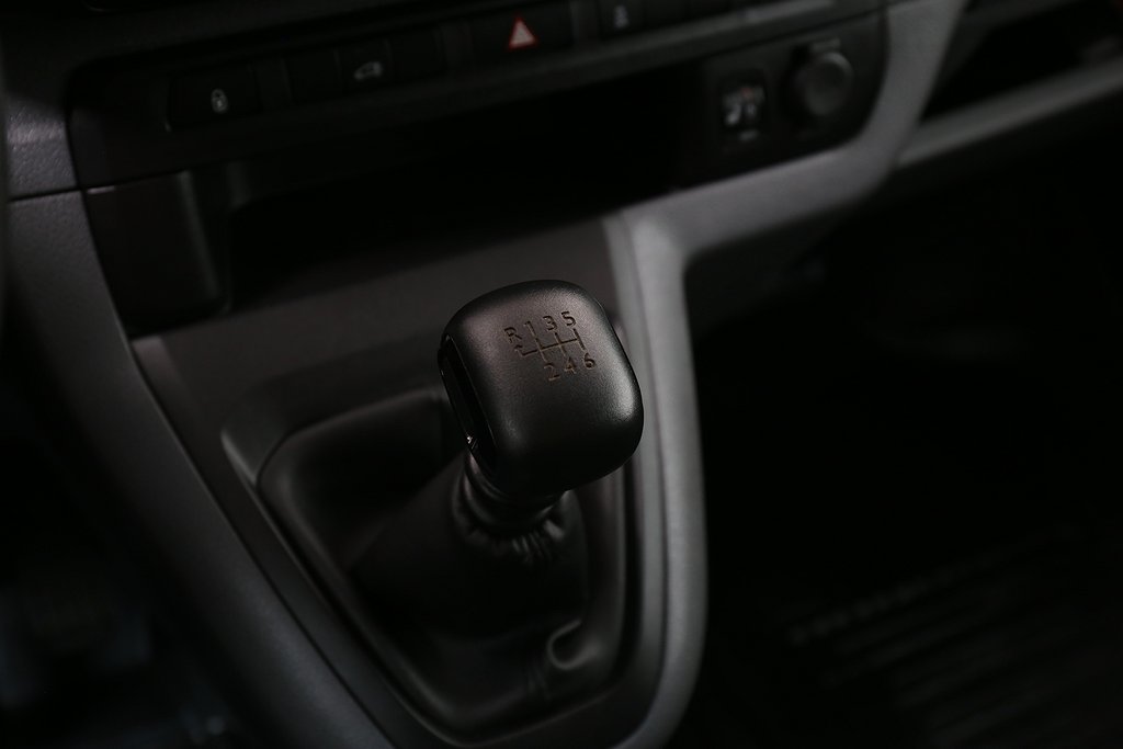Toyota ProAce 1,6 D-4D 116hk Skåpbil L2 Comfort Drag Moms 2018