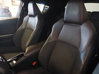 SUV Toyota C-HR 18 av 24