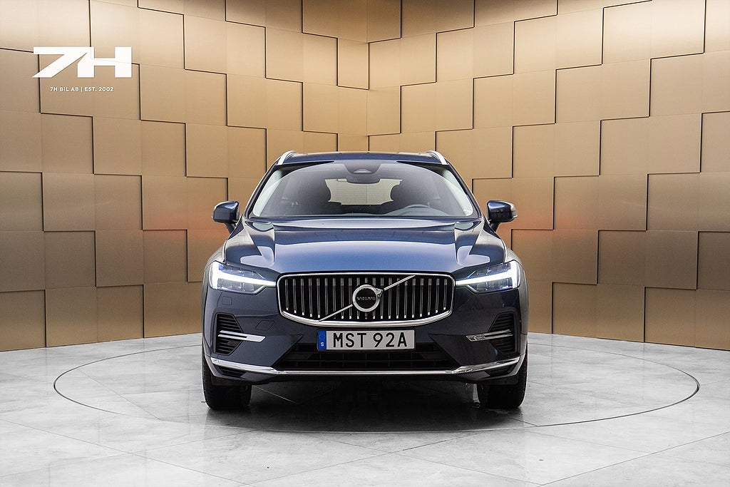 Volvo XC60 Recharge T6 AWD Core Pano Drag Pilot Assist Kamera