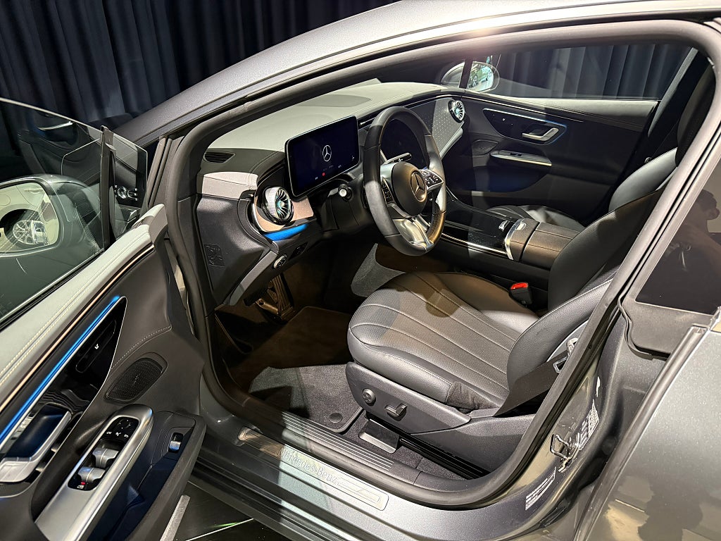 Mercedes-Benz EQE300 2023 - miniatyr 12