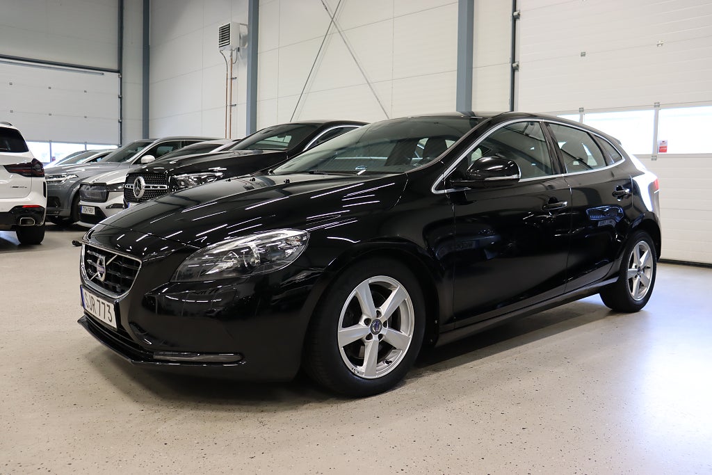 Volvo V40 D2 P-Sensorer B-Kamera Kamrembytt 115hk