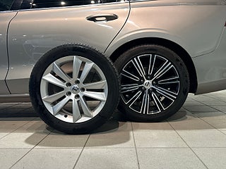 Volvo V60 D3 Aut Inscription Pano VoC Skinn Dvärm Kamera S/V-hjul – bild 17