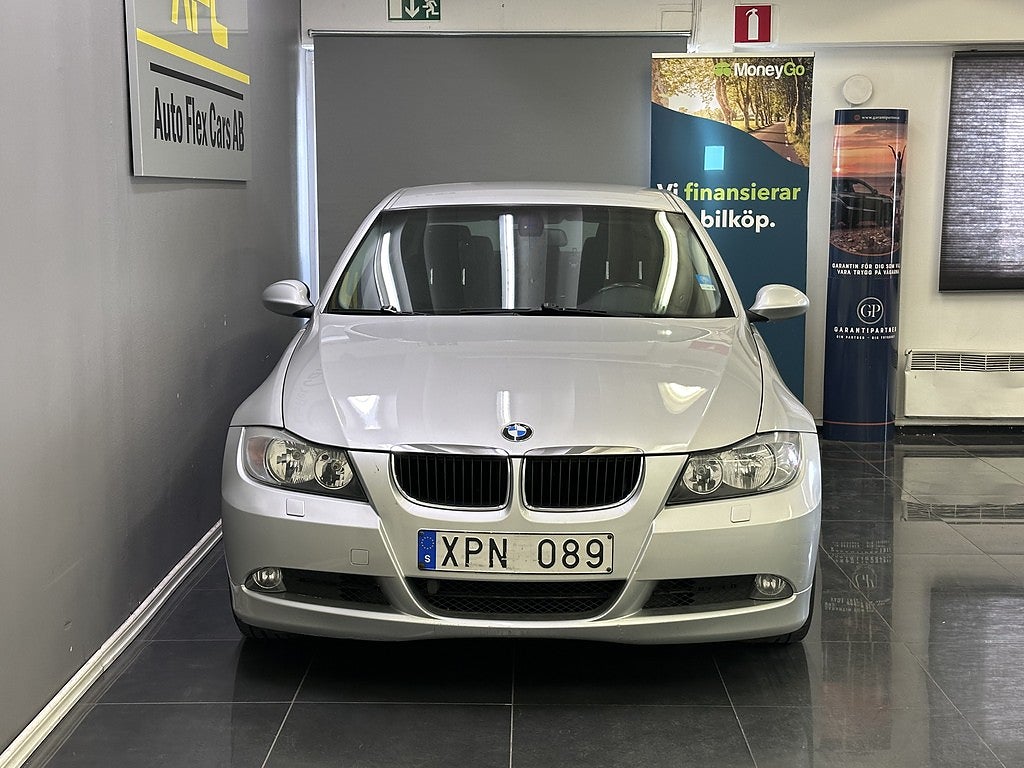 BMW 320I Sedan Advantage, Comfort | DRAG | NY KAMKEDJA | BASLÅDA