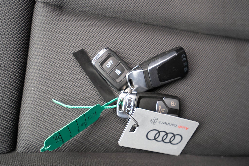 Audi Q5 40 TDI Q D-VÄRMARE DRAG 360° MATRIX MOMS COCKPIT