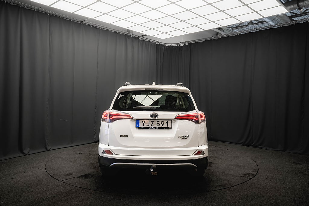 Toyota RAV4 Dual VVT-i AWD Active DRAG KAMERA M&K-VÄRMARE 152hk