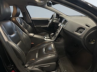 Volvo V60 D4 AWD R-Design Business Pro S&V-hjul/Drag/Dvärm/Skinn – bild 10