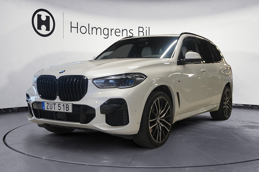 BMW X5 xDrive30d M Sport Innovation Pano HUD H K Värmare Komfort Laser