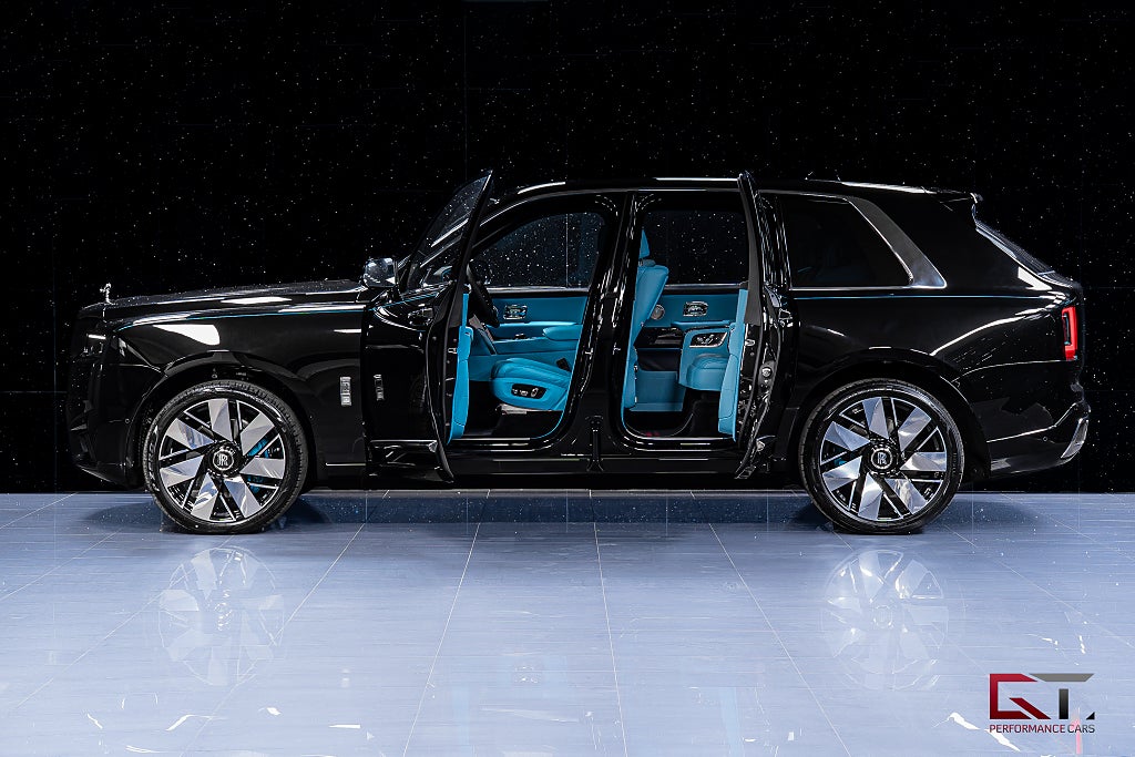 Rolls-Royce CULLINAN Series II PD26 MOMS Turchese 4-seat TV Stars 23" Fascia