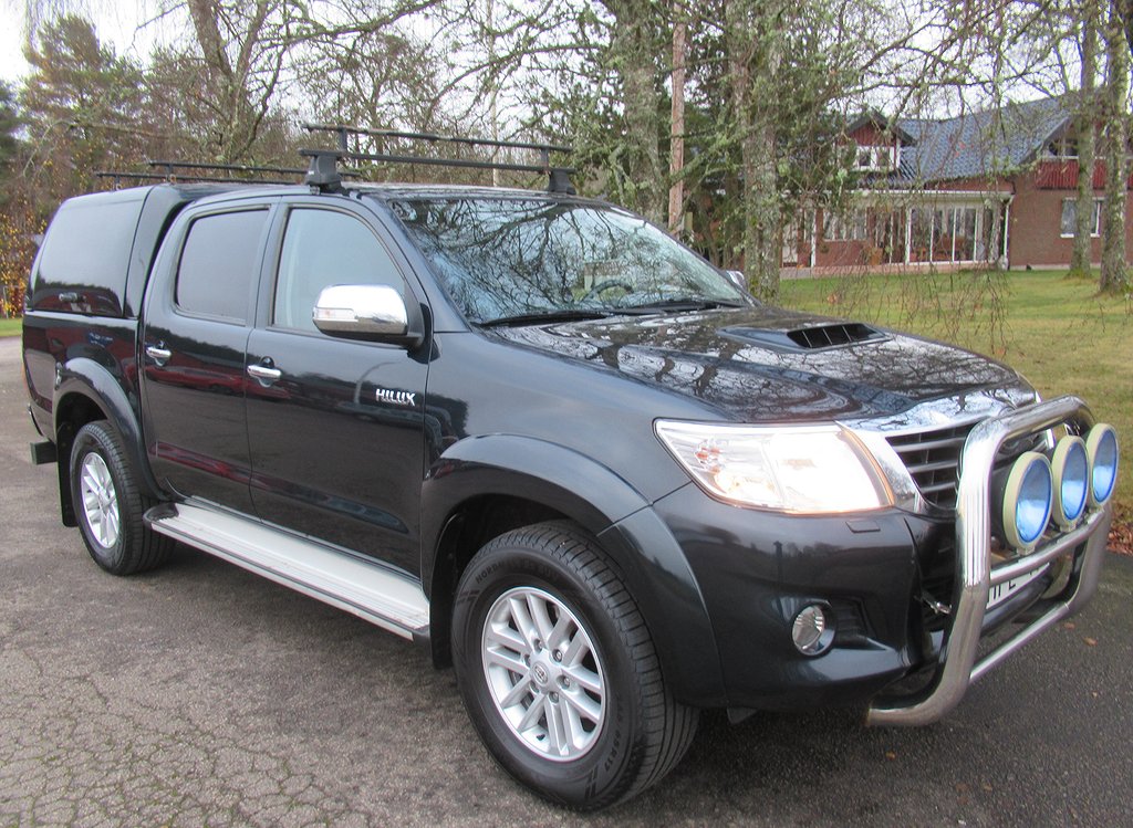 Toyota HiLux 3,0 TDI 171 hk Dubbelhytt Automat med Kåpa 