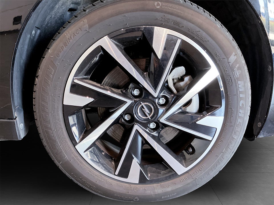 Bild på Opel Corsa GS 1.2 PT 130hk Aut P-SENSORER