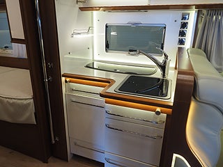 Husbil-integrerad Rapido S 11 i 165 Distinction 8 av 27