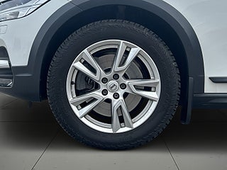 Volvo V90 Cross Country D4 AWD Inscription Pro Sov-däck/Drag/Mok-värm/Voc