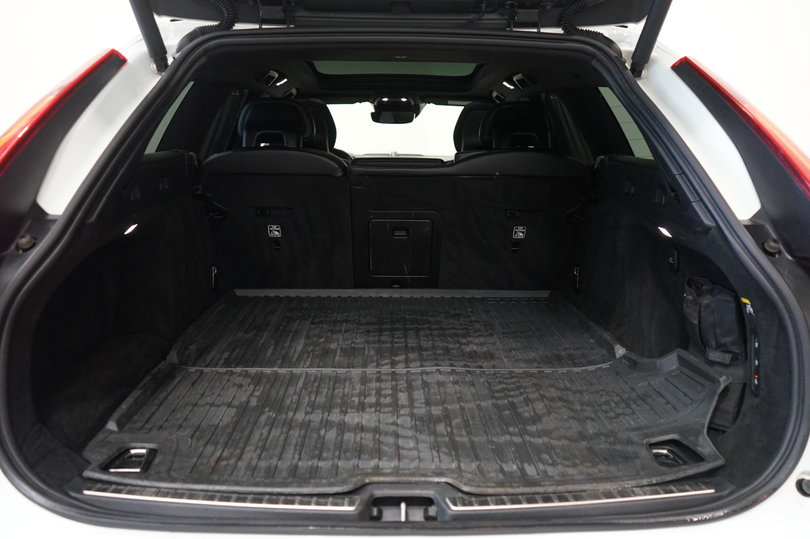 Volvo V90 D5 AWD R-Design B&W Panorama Se Spec 235hk 2017 - miniatyr 16
