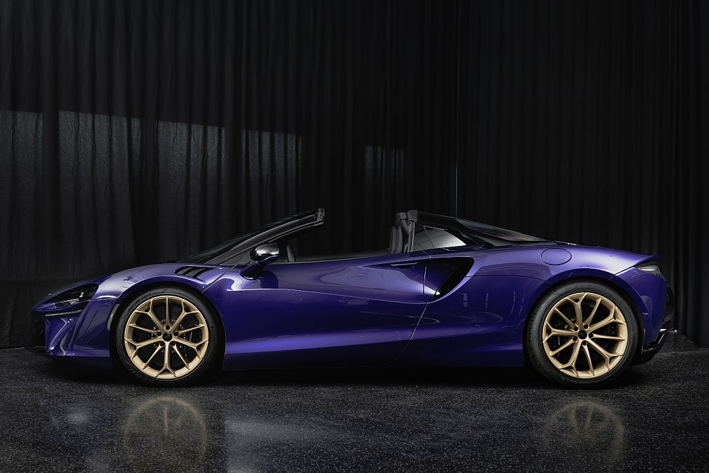 Gallery image 5 of 18