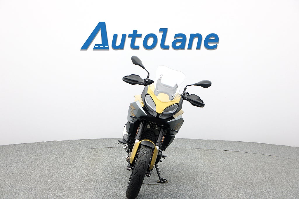 BMW F 900 XR *Endast 15mil Sänkt Chassi Nyservad