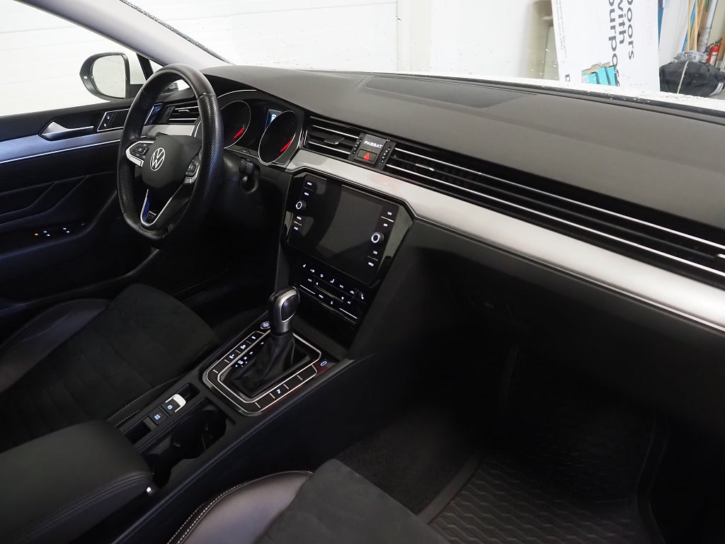 Volkswagen Passat Sportscombi GTE 1.4 TSI GTE | Drag | Värmare | Navi | 2022