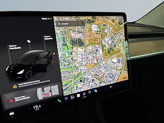 Tesla Model Y Performance S&V-Hjul/Drag/Pano/Backkam/Värmepump/MOMS – bild 14