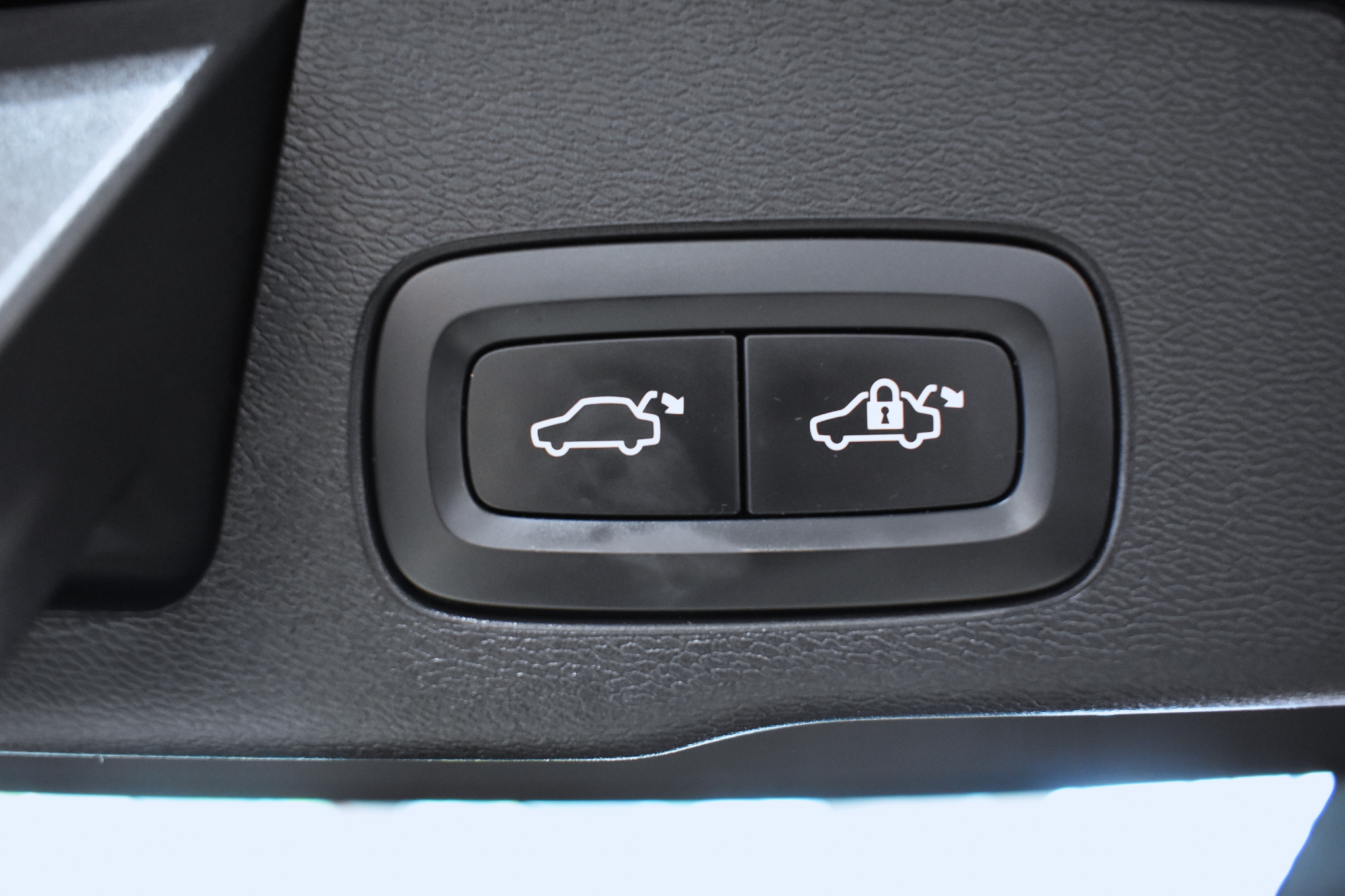 Volvo XC60 Recharge T6 AWD Long Range 2023, photo 6/50