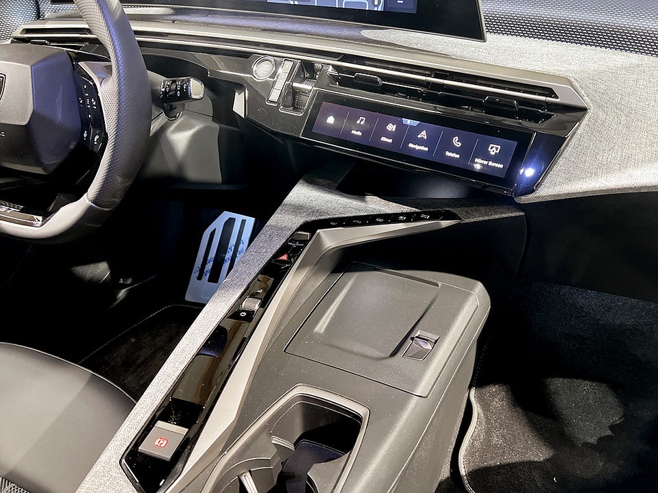 Bild på Peugeot 5008 GT Hybrid 145hk Aut 7-SITS B-KAMERA CARPLAY