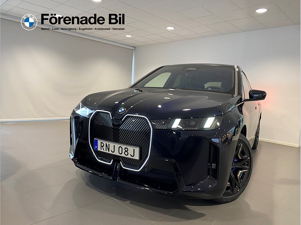 BMW iX xDrive60 M-Sport Keyless Panorama Adaptiv farthållare