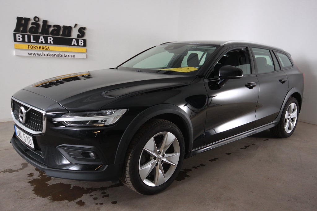 Volvo V60 Cross Country B4 AWD Aut Momentum | Dragkrok| Carplay