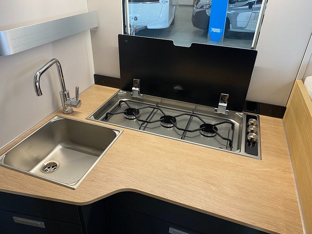 Adria Matrix 670 SL 60 Y / Vårmässa 20–22 mars – Påfyllt lager! - Adria