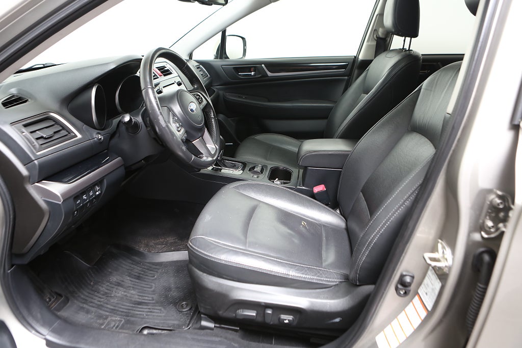 Subaru Outback 2,0D Summit AWD Aut H/K Skinn Motorv Drag 2016