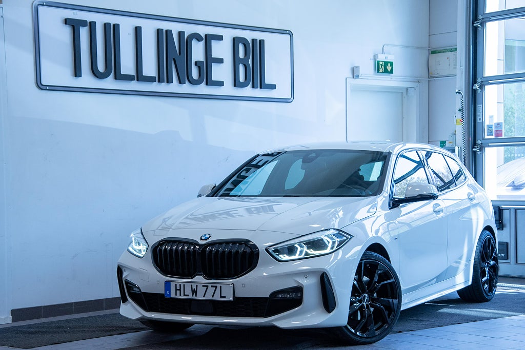 BMW 118I M Sport M-Skalstolar HiFi P-Sensorer Adaptiv Navi 19”