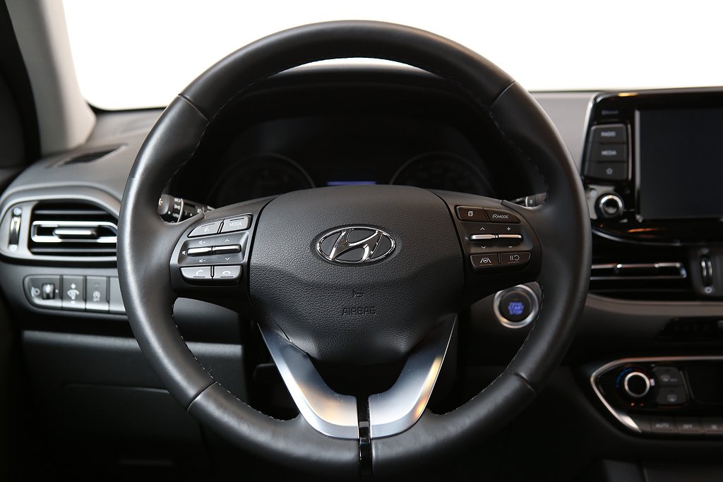 Hyundai i30 1,0 T-GDI iMT 120hk Essential 5D CarPlay Kamera 2023