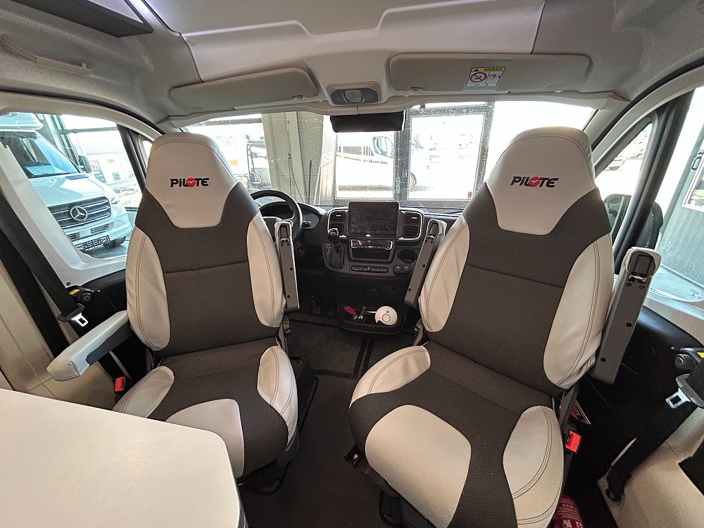 Pilote V630J / Keyless / MaxxFan / Utedusch / Automat  - Pilote