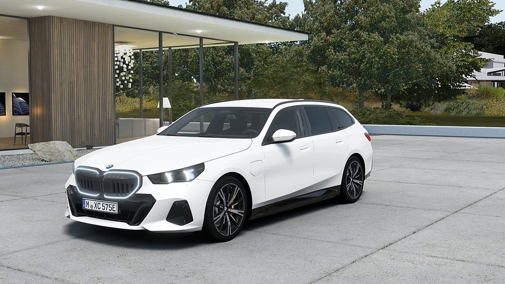 BMW 530e xDrive Touring M Sport Pro Fully Charged Drag H K DA