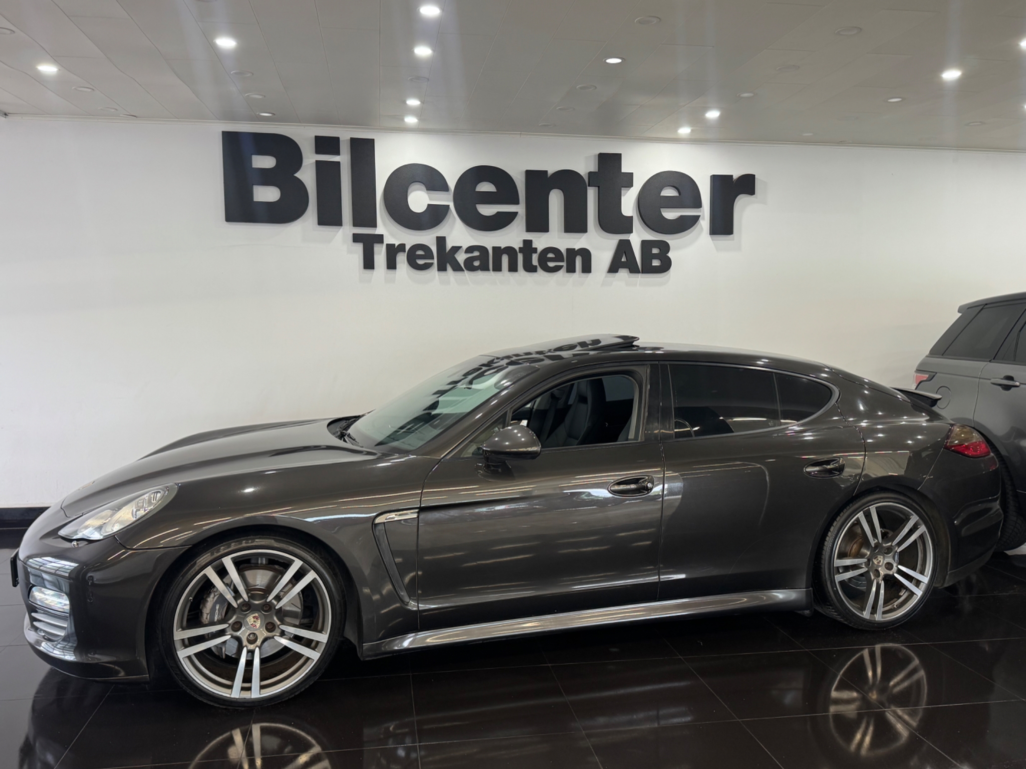 Porsche Panamera 2011, kuva 3/37