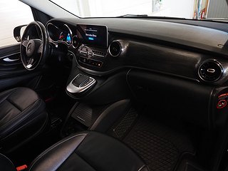 Minibuss Mercedes-Benz V 10 av 24