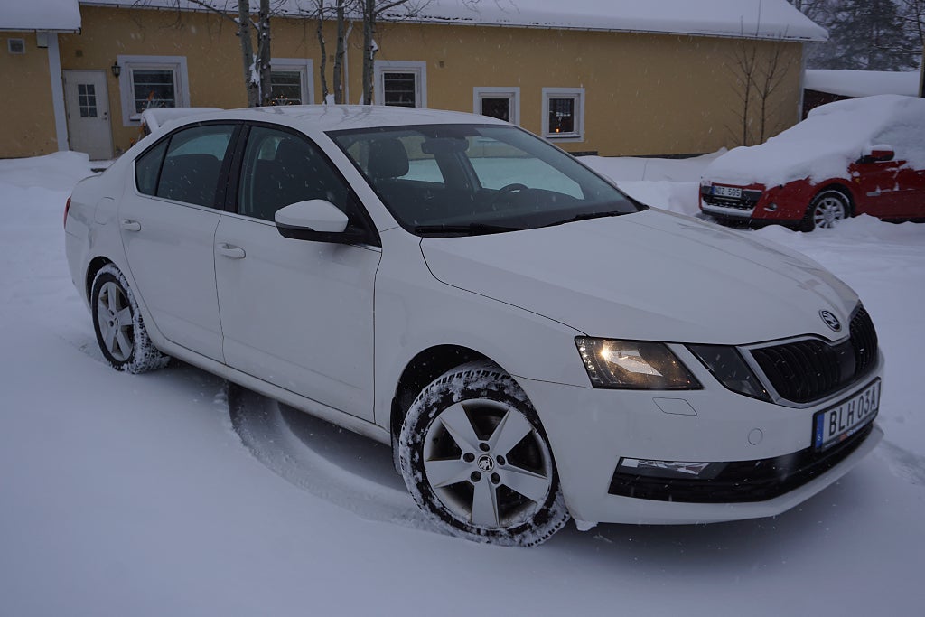 Skoda Octavia 1.0 TSI Ambition Drag/Värmare/7.500 Mil