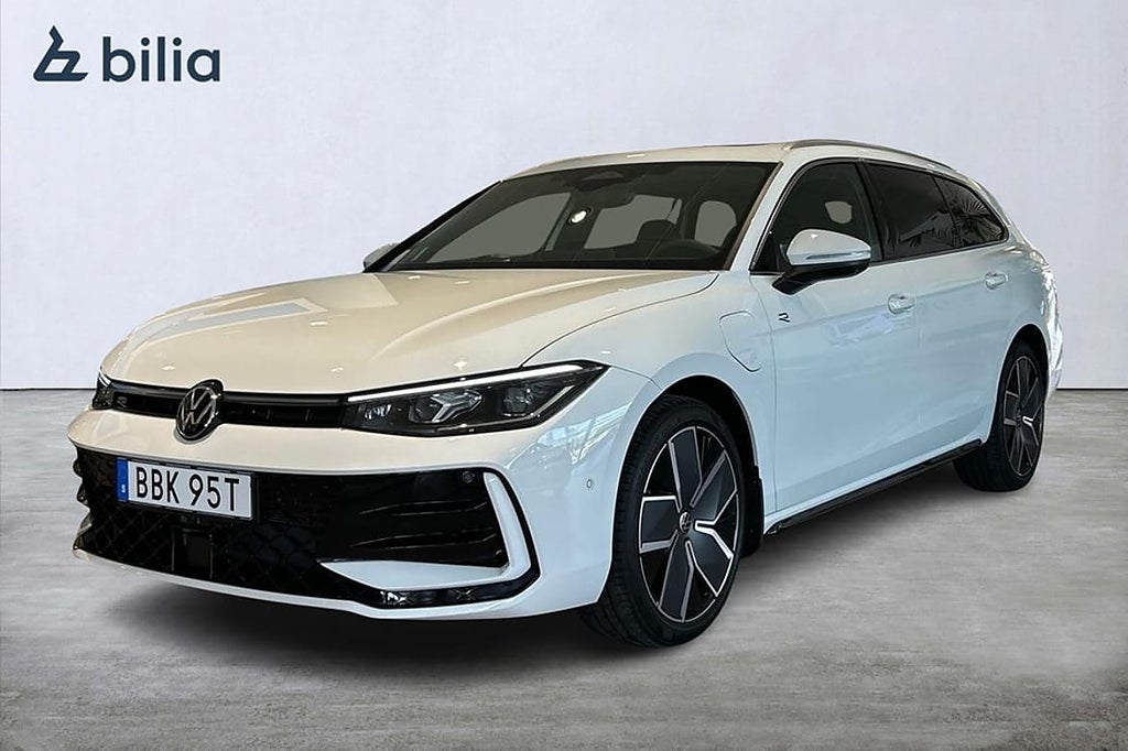 Volkswagen Passat eHybrid 272 DSG6 R-Line Drag-Värmepaket