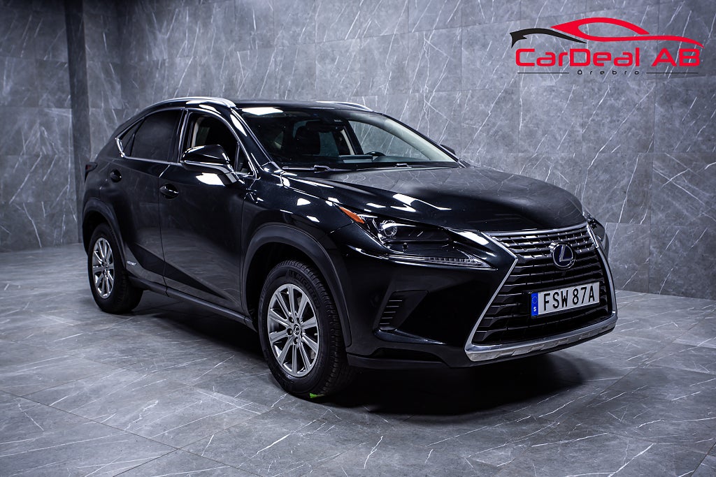Lexus NX 300h AWD 2.5 AWD E-CVT Comfort Kamera Drag