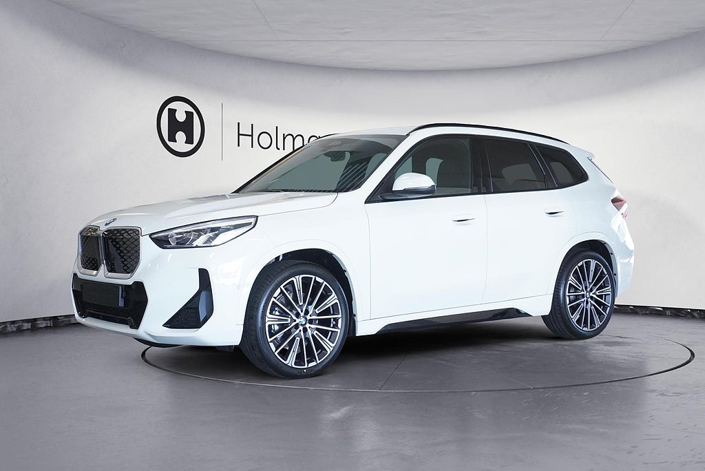 BMW iX1 xDrive30 M Sport Active Ed Drag DA | Ränta 2,95%