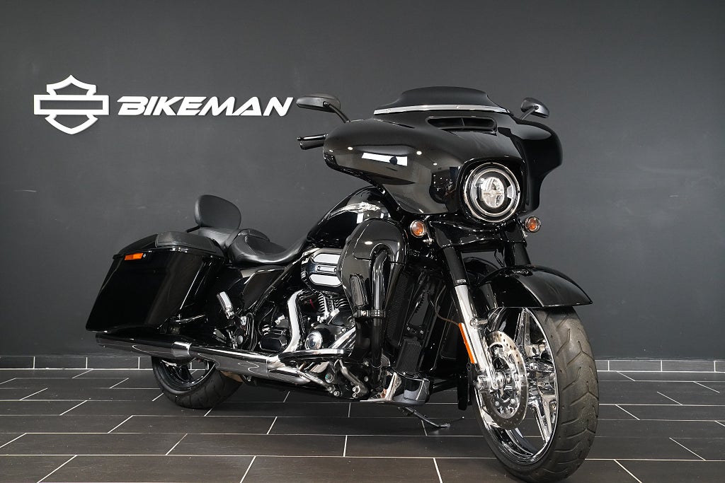 Harley-Davidson FLHXSE CVO Street Glide 110" Screamin' Eagle 
