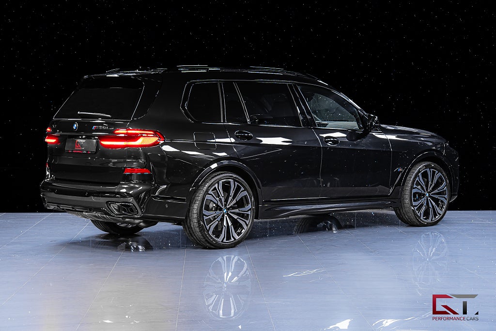 BMW X7 M60i xDrive 2026 MOMS Pano Sky 23" B&W DAP Dragkrok HuD