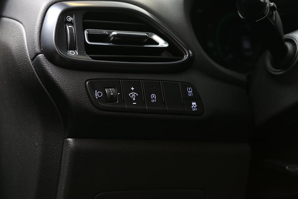 Hyundai i30 1,5 T-GDI 159hk N-Line Aut Kombi Dragkrok 2021