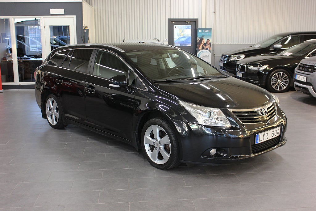 Toyota Avensis Kombi 1.8 Valvematic Business Drag V-Hjul