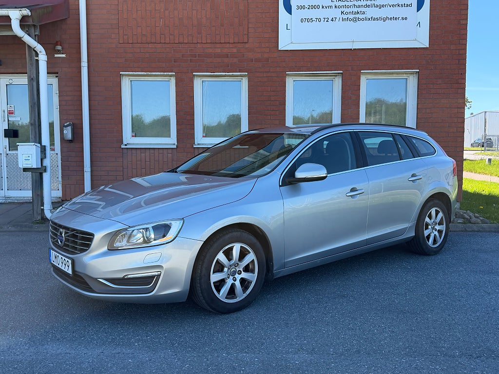 Volvo V60 D4 Automat Momentum Dragkrok PDC GPS