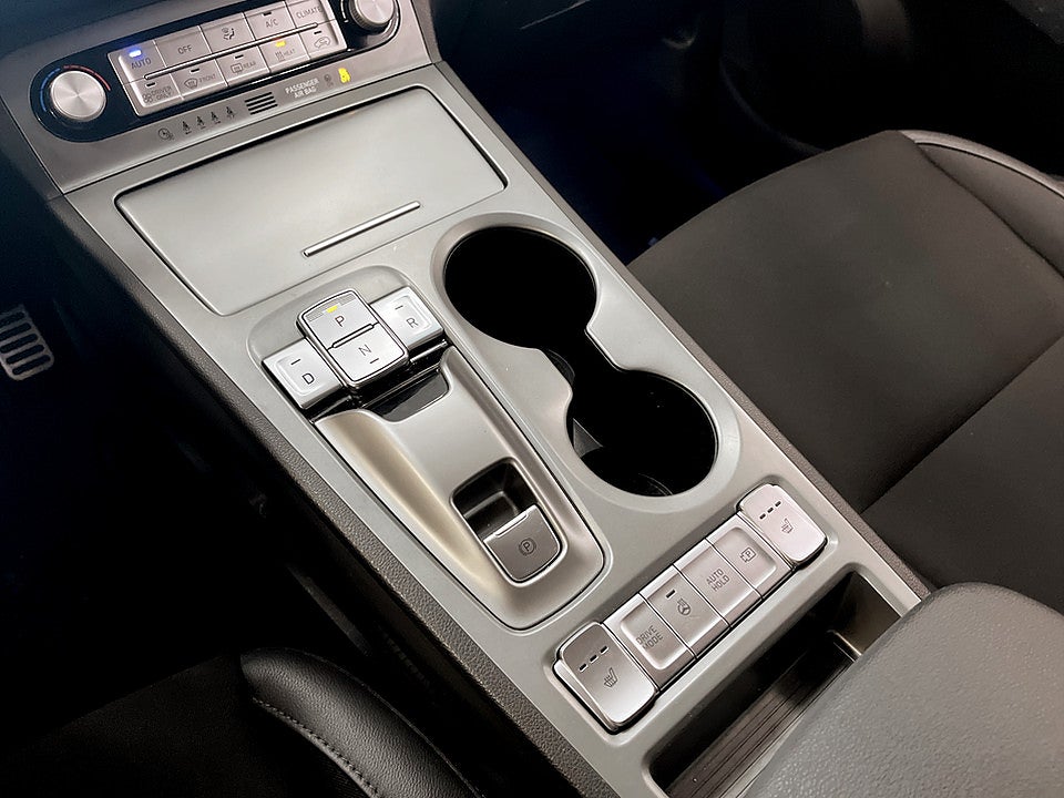 Bild på Hyundai Kona Essential 64kWh 204hk Aut KRELL B-KAMERA