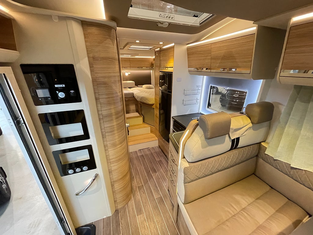 Adria Matrix Supreme 687 SL /ALDE/Solcell/Taksäng/Kedja/5 bältad/  - Adria