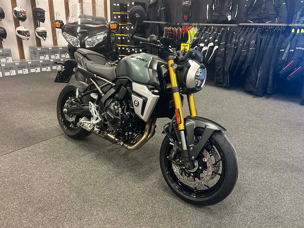Suzuki GSX-8T 
