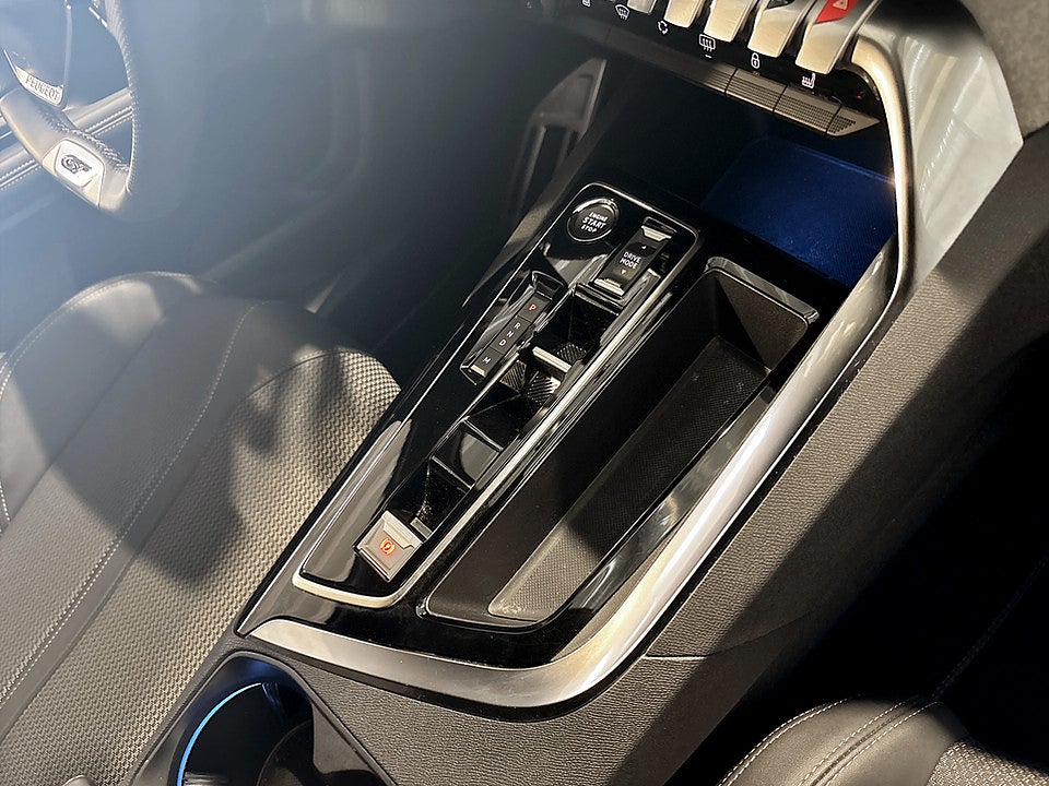 Bild på Peugeot 5008 GT 1.2 PT 130hk Aut 7-SITS B-KAMERA