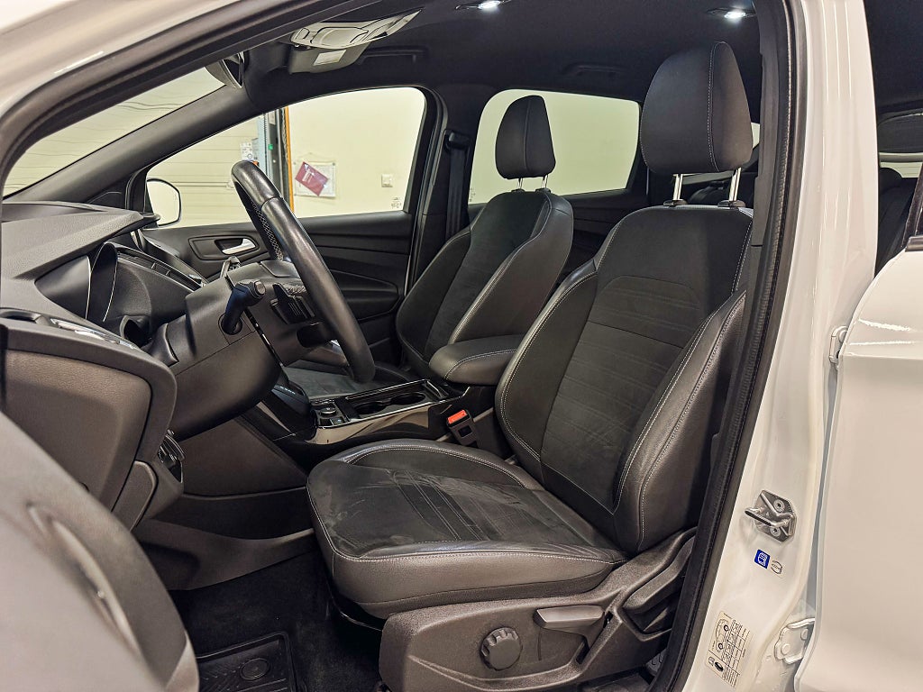 Ford Kuga 2,0 TDCi AWD ST-Line Automat 180Hk