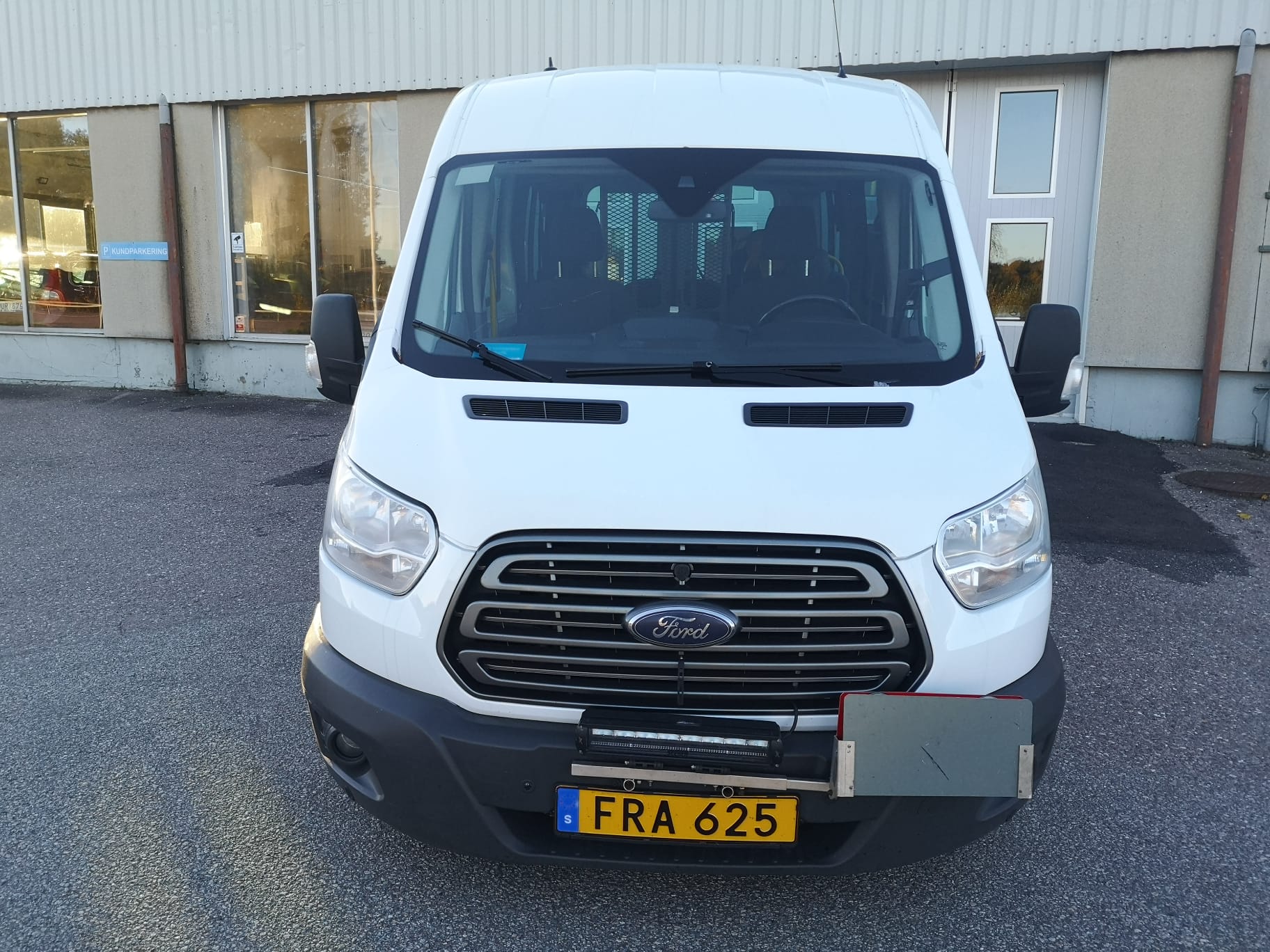 Ford Transit 350 Kombi 2.2 TDCi 125hk 2015, bild 3/51